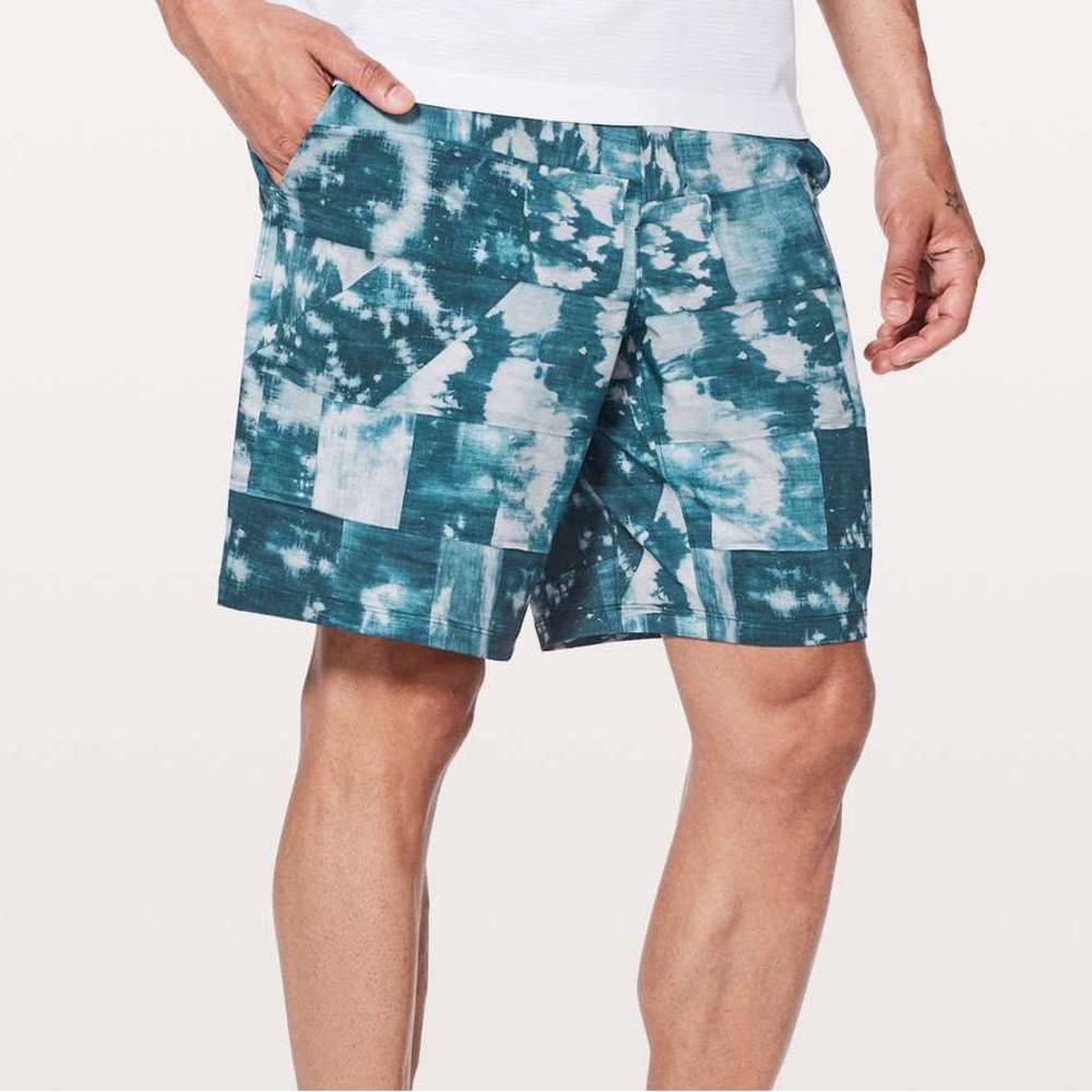 Lululemon Pace Breaker Out Of Mind Liner 9" size M in Bleached Indigo Starlight